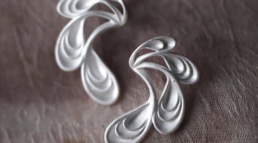What Do Peacock Feather Earrings Mean? Art, Myth & Modern Style