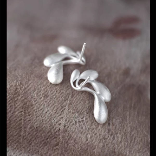 Peacock Feather Ear Climber – Satin 925 Sterling Silver Peacock Feather Ear Climber – Satin 925 Sterling Silver