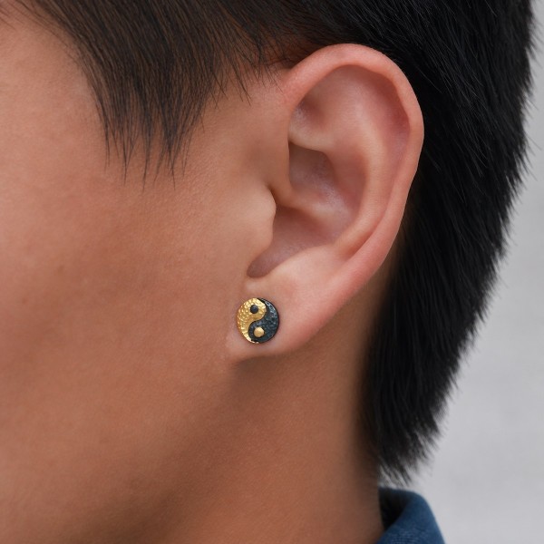 Yin Yang Stud Earring in 999 Fine Silver with 24K Gold Inlay Yin Yang Stud Earring in 999 Fine Silver with 24K Gold Inlay