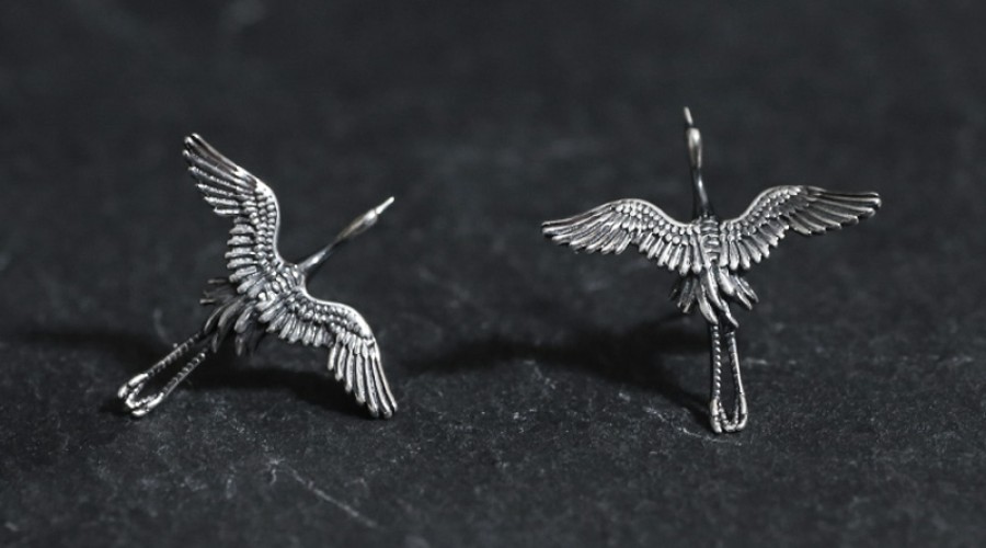 Crane Earrings Meaning: Chinese & Japanese Art Context