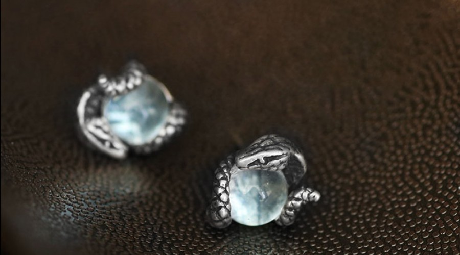 Snake Earrings Meaning: History, Symbolism & Design