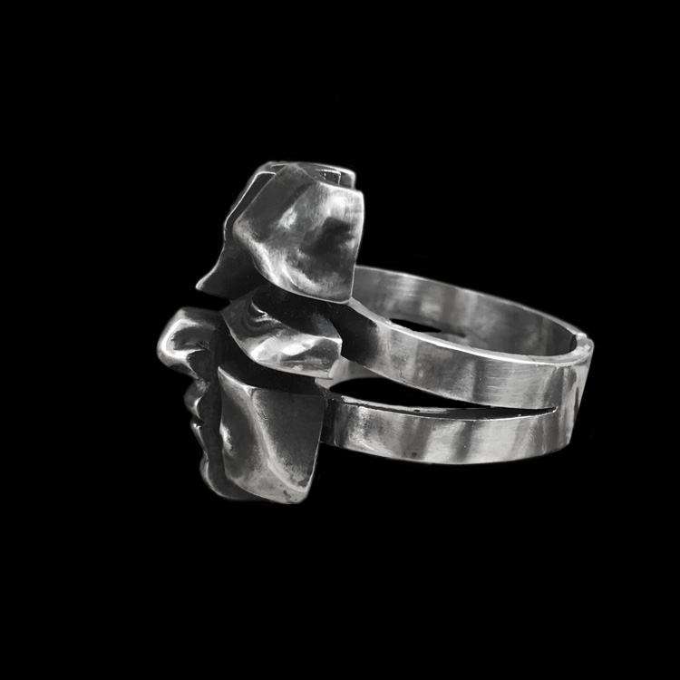 Abstract ring wearable masterpiece that transcends mere jewelry - 图片 2